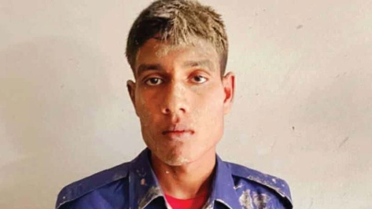 রাজবাড়ীতে সেনাবাহিনীর হাতে ভুয়া পুলিশ আটক