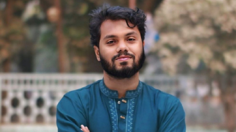 শরীফ ওসমান হাদির অবস্থা অত্যন্ত সংকটাপন্ন, সিঙ্গাপুর থেকে যুক্তরাজ্যে নেওয়ার চেষ্টা