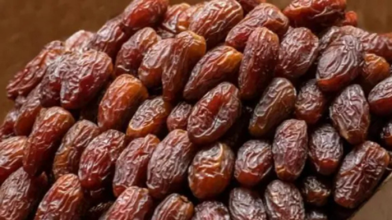 আসন্ন রমজানে খেজুরের দাম থাকবে নাগালের মধ্যে,শুল্ক কমলো ৪০ শতাংশ