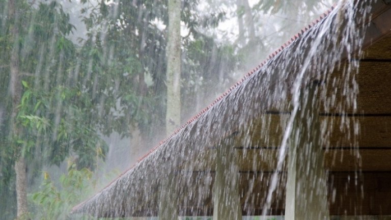 ঢাকাসহ ৫ অঞ্চলে ঝড়ো হাওয়ার সতর্কতা, থাকতে পারে বজ্রসহ বৃষ্টি