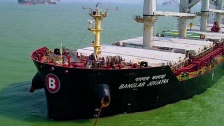 হরমুজ প্রণালি পাড়ি দিতে পারেনি ‘বাংলার জয়যাত্রা’, ৪০ দিন ধরে মধ্যপ্রাচ্যে আটকে জাহাজ