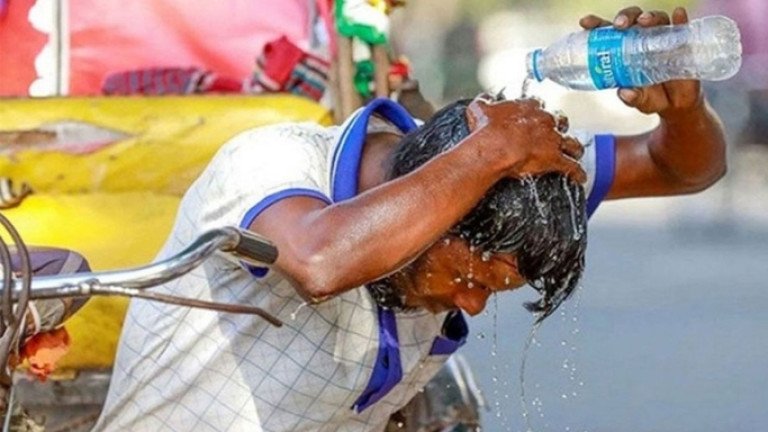 বৈশাখের শুরুতেই তাপপ্রবাহ ও বৃষ্টির দ্বৈত চাপ, হাওরে আগাম বন্যার শঙ্কা