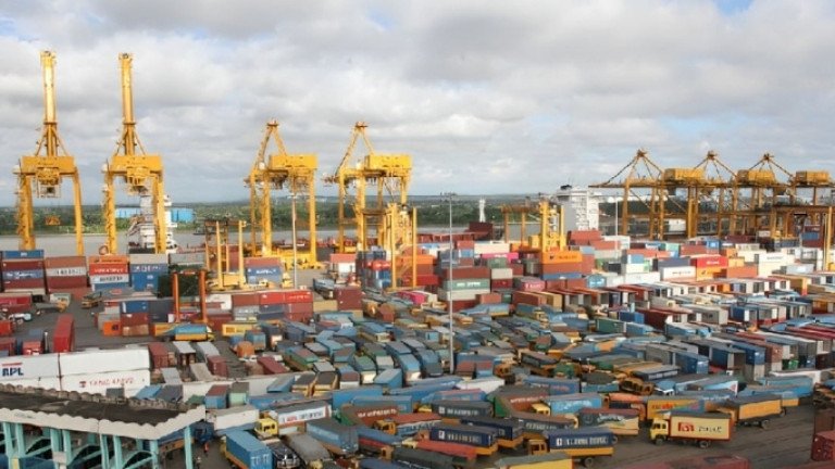 চট্টগ্রাম বন্দর বিদেশি অপারেটরের হাতে তুলে দেওয়ার পরিকল্পনা নেই: নৌ-পরিবহণ মন্ত্রী