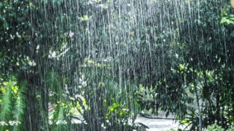 দেশজুড়ে ঝড়-বৃষ্টির পূর্বাভাস, তাপপ্রবাহ কমার সম্ভাবনা