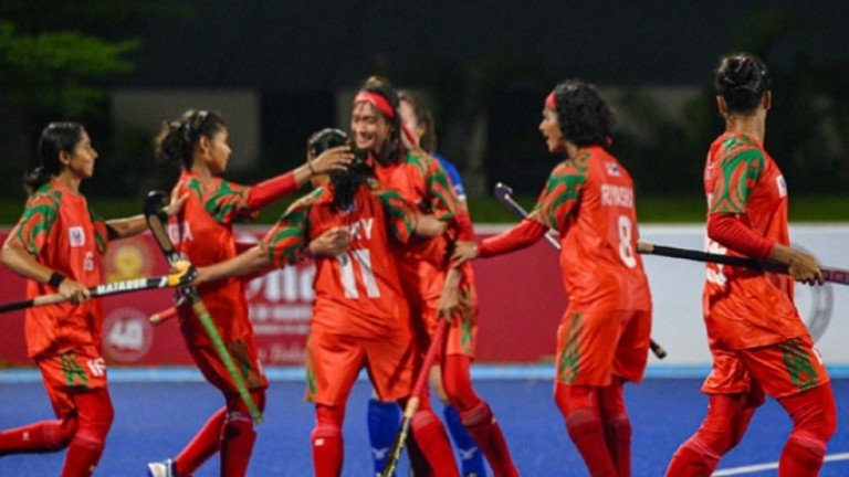 সিঙ্গাপুরকে হারিয়ে ফাইনালে বাংলাদেশ নারী হকি দল