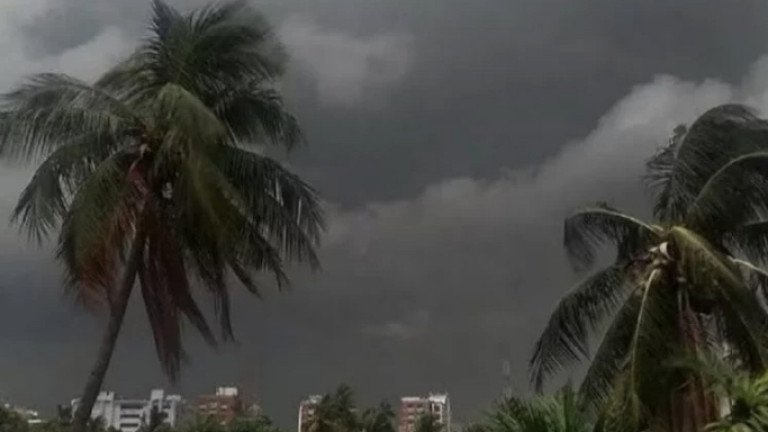 ঢাকাসহ ১৩ জেলায় ঝড়-বৃষ্টির পূর্বাভাস, নদীবন্দরে ১ নম্বর সতর্ক সংকেত