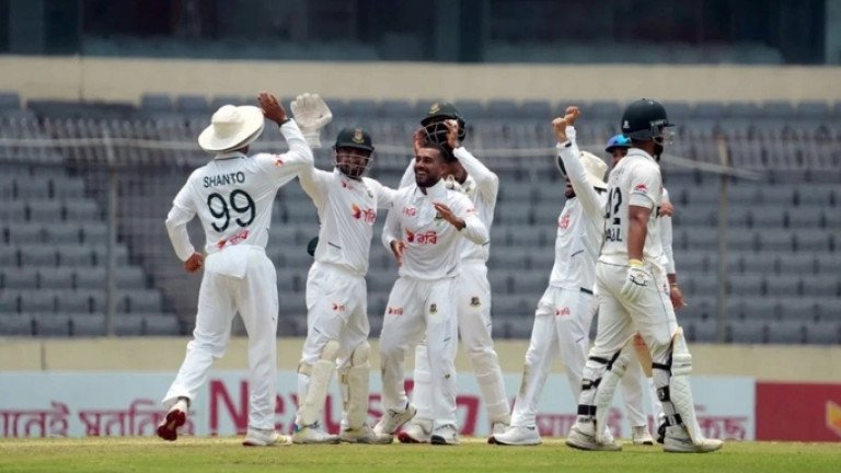 ৩৮৬ রানে পাকিস্তান অলআউট, ২৭ রানের লিড বাংলাদেশের