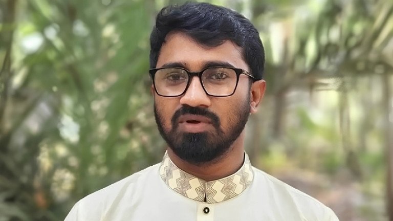 ‘গাঁজা সেবন না করলে নাসীরুদ্দীন পাটওয়ারী হওয়া যায় না’-রাশেদ খান