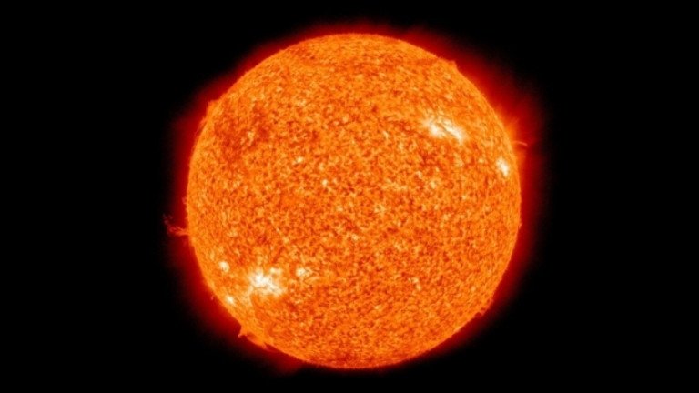 ধেয়ে আসছে সূর্যের শক্তিশালী সৌর শিখা