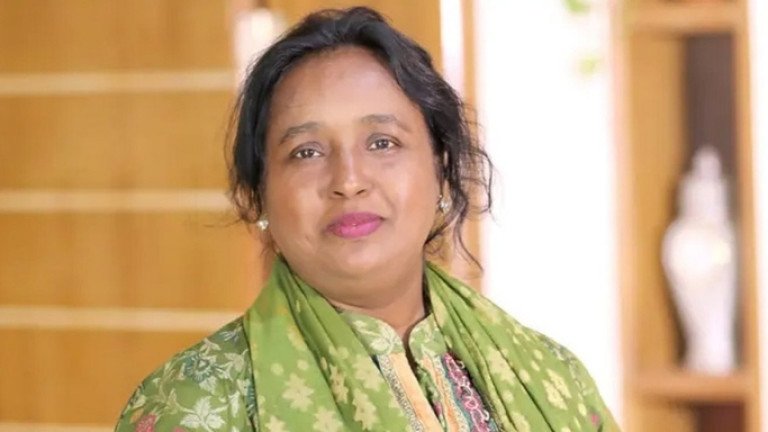 সব মামলায় জামিন: এক বছর পর কারামুক্ত হয়ে ঘরে ফিরলেন আইভী