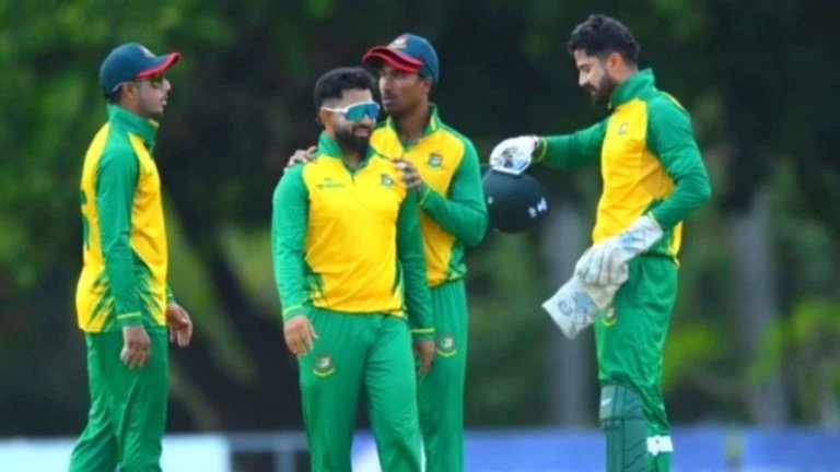 ১০১ রানের পুঁজি নিয়েও লড়াই, শেষ উইকেটে হেরে ফাইনালের স্বপ্নভঙ্গ বাংলাদেশের