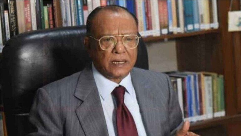 ‘রাজনীতিবিদদের কাজ বক্তৃতা দেওয়া, সরকারি চাকরিজীবীদের কিছু চুরি করা’